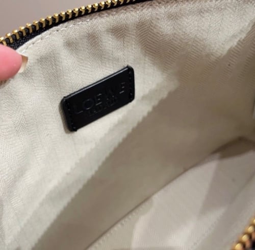 باوتش لويفي| بعدة الوان