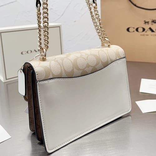 شنطه كوتش بعده الوان