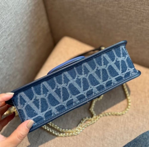 حقيبة فالنتينو