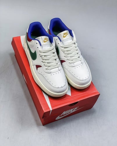 حذاء نايك nike / لونين