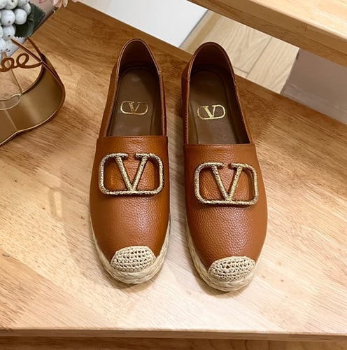 فلات فالنتينو بعدة الوان