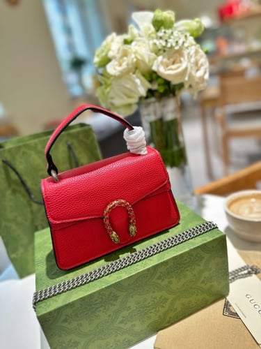 شنطه قوتشي بعده الوان