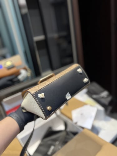 حقيبة كوتش بمقبض علوي صغيرة| عدة الوان