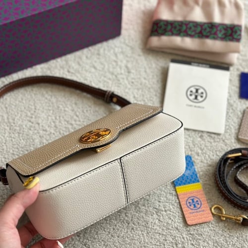 حقيبة توري بورش اسود وبيج