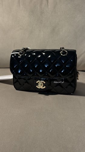 حقيبة شانيل باللون الأسود