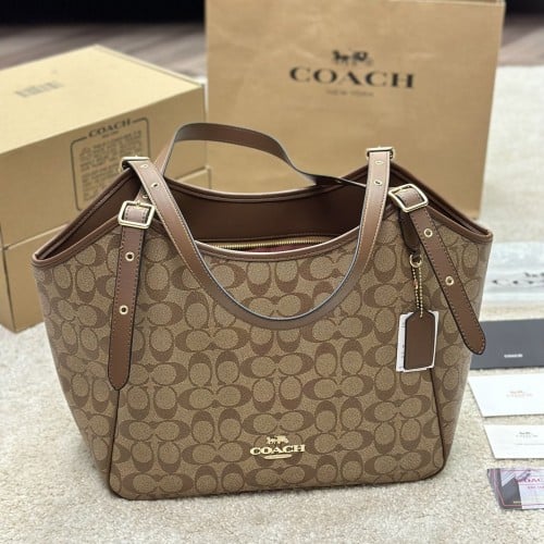 شنطة كوتش كبيرة