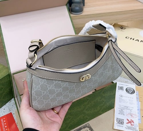 حقيبة غوتشي كتف / بيج