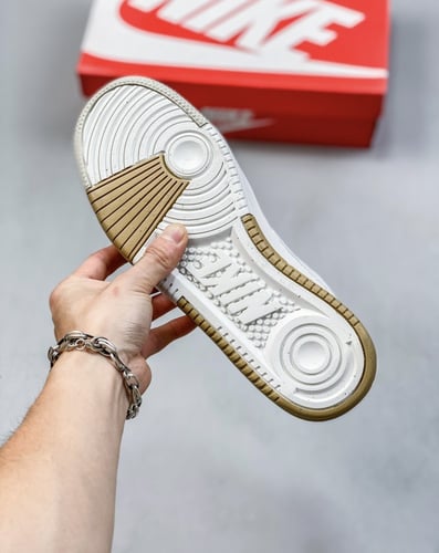 حذاء نايك nike / لونين