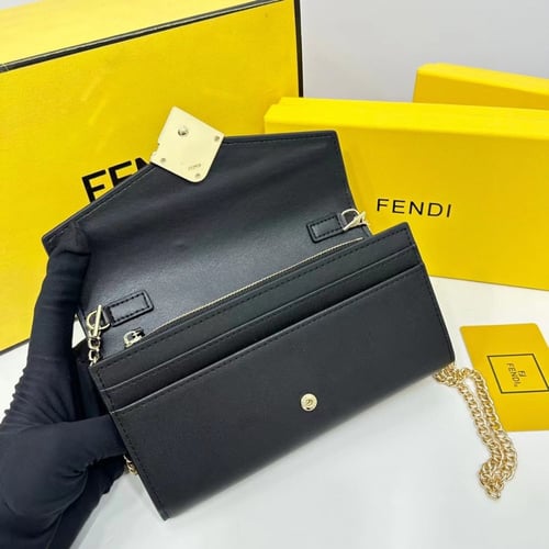 حقيية فندي fendi صغيرة
