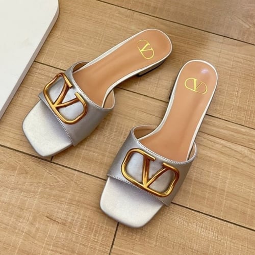 حذاء فالنتينو بعدة الوان