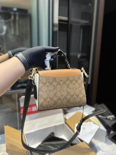 حقيبة كوتش بمقبض علوي صغيرة| عدة الوان