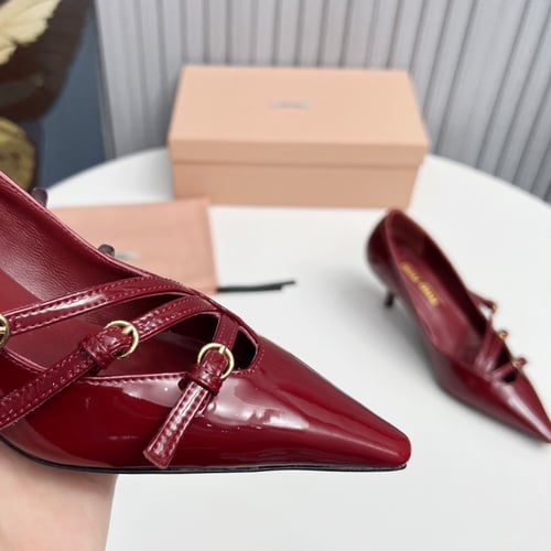 كعب ميو ميو عودي ارتفاع منحفض