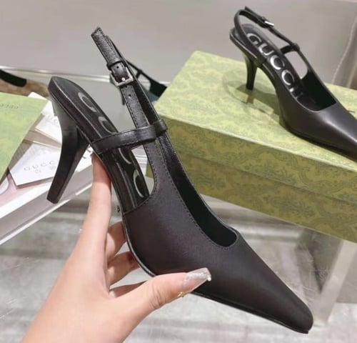 كعب غوتشي أسود / أبيض