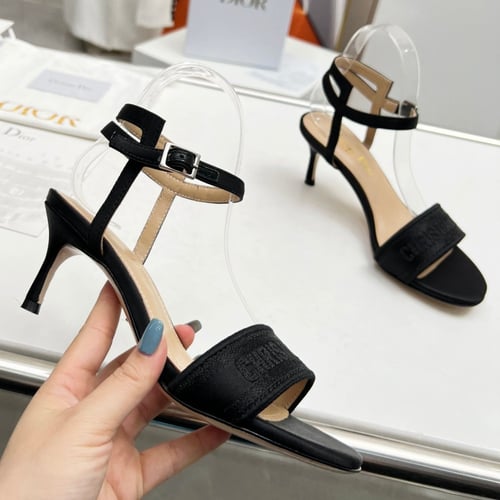 كعب ديور اسود