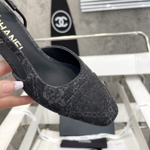 كعب شانيل الجديد لونين