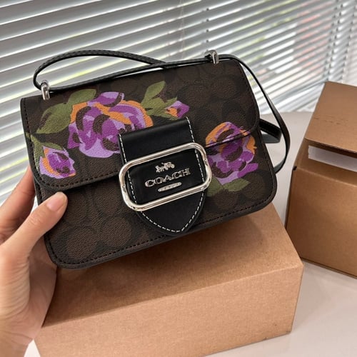 كوتش موردة صغيرة