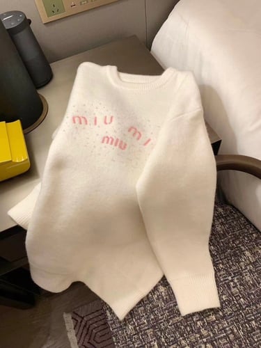 كنزة miumiu بلونين