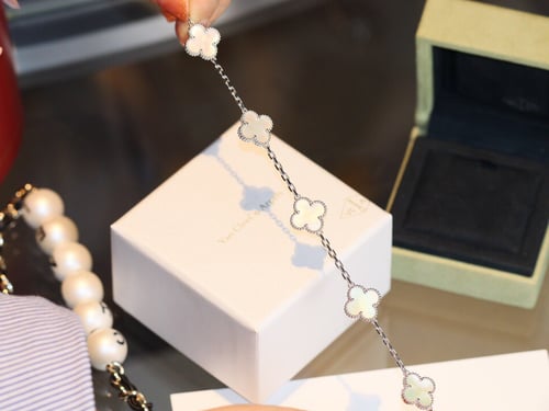 أسورة فان كليف فضي