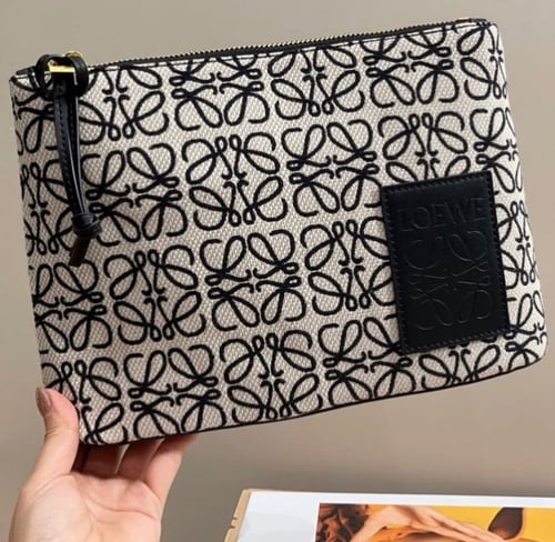 باوتش لويفي| بعدة الوان