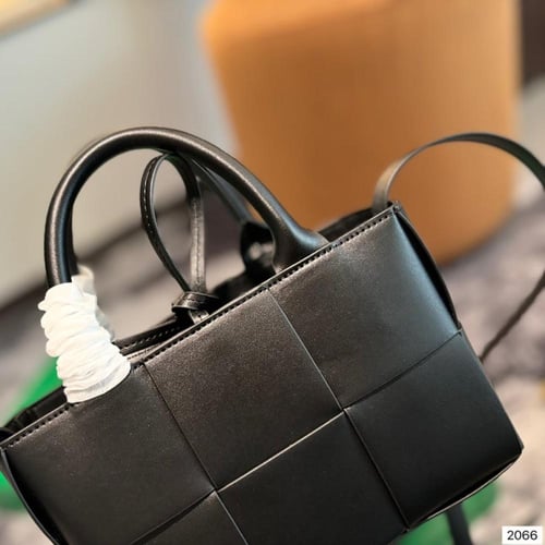 حقيبة بوتيغا BV | بعدة الوان