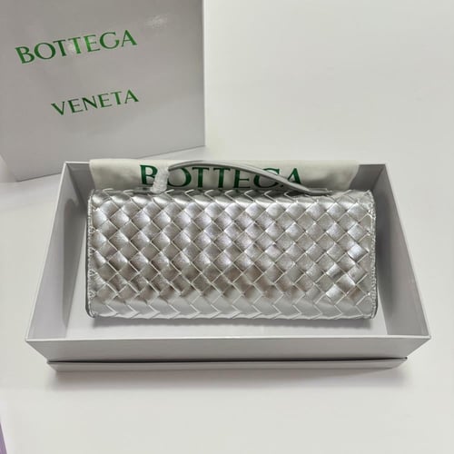 حقيبة بوتيغا Bottega | عدة الوان