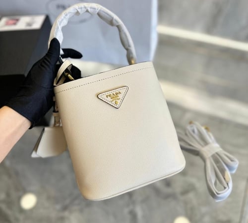 حقيبة برادا دلو | 4 الوان