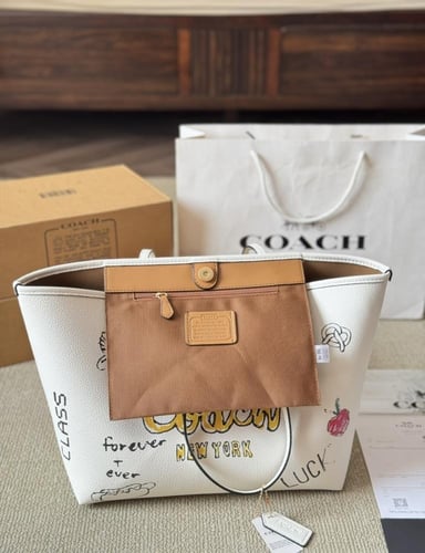 حقيبة coach