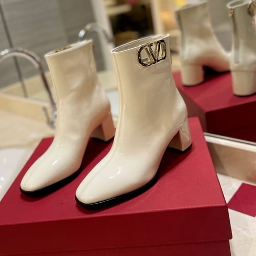 بوت ڤالنتينو 2 أسود/ أبيض