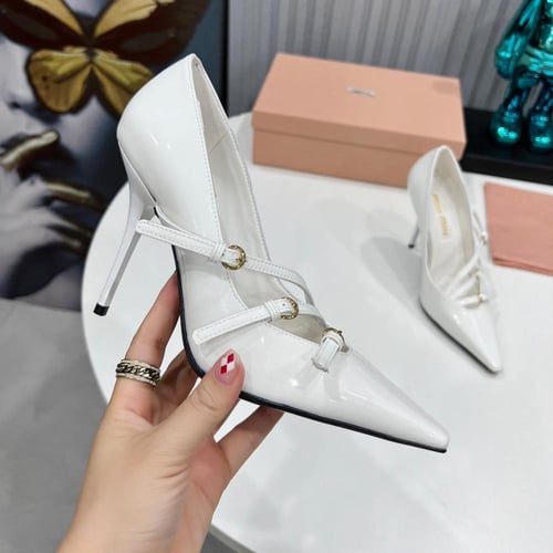 كعب ميو ميو مغلق بعدة الوان