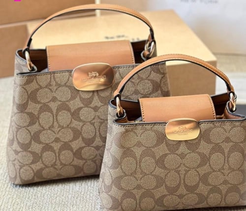 حقيبة كوتش بعدة الوان