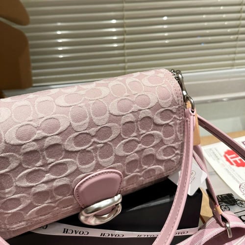 حقيبة كوتش | كتف ناعمة وردي