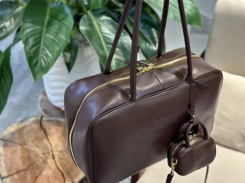 حقيبة ميو ميو الحجم الكبير