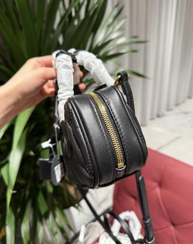 حقيبة miumiu | أسود ميني