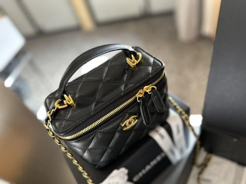 حقيبة شانيل صندوق بمرآة