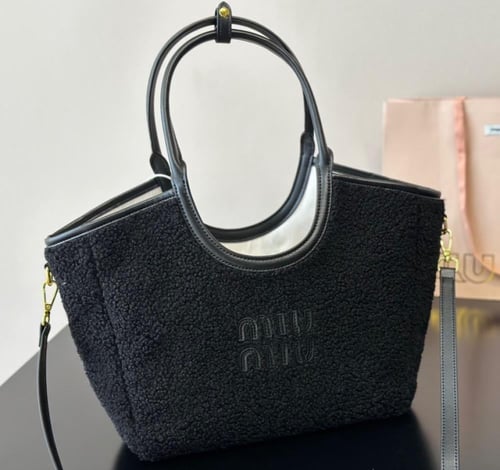 حقيبة ميو ميو فرو