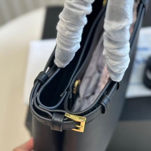 حقيبة برادا بعدة الوان