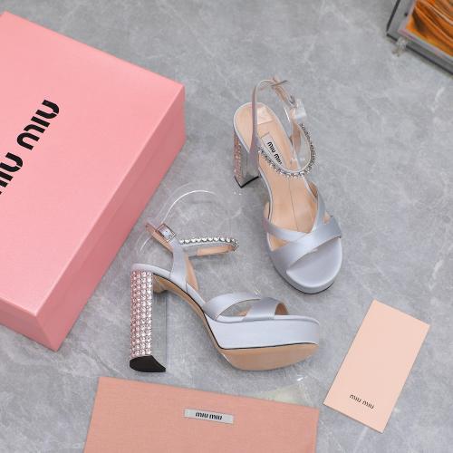 كعب ميو ميو فضي