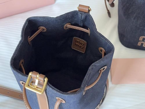 حقيبة ميو ميو قماشية بحجمين