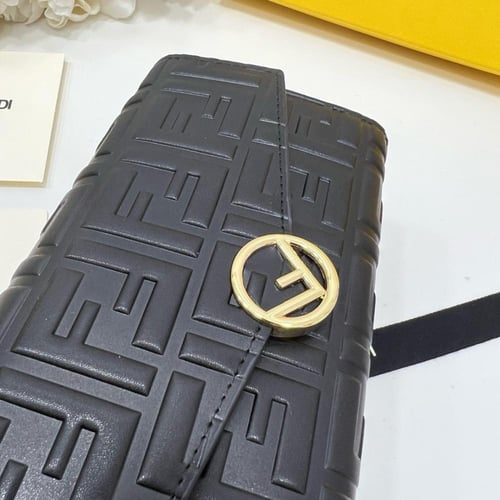 حقيبة فندي اسود