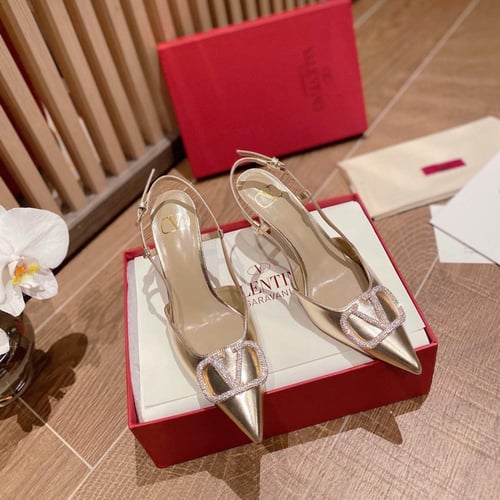 كعب فالنتينو ذهبي