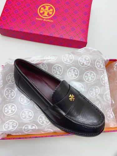 حذاء tory burch