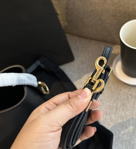 حقيبة ysl صغيرة