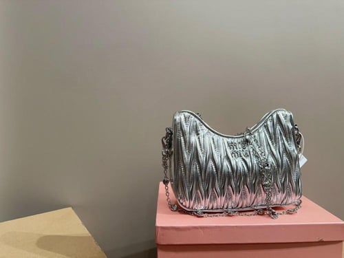 حقيبة ميوميو | miumiu