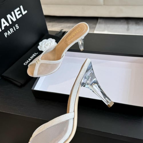 كعب شانيل شانيل| أبيض