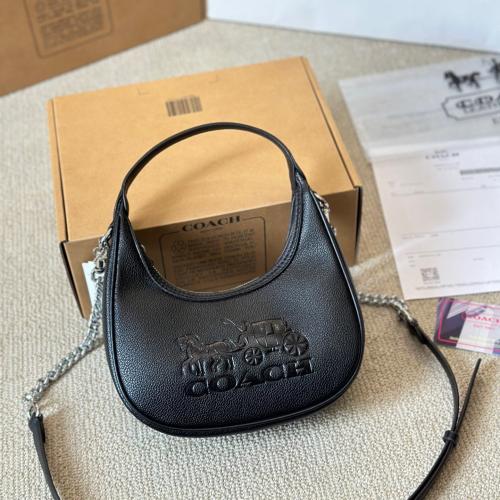 حقيبة كوتش باللون الاسود