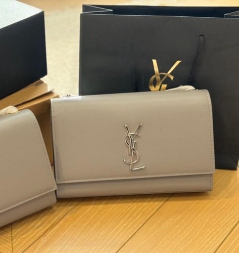 حقيبة YSL بعدة الوان