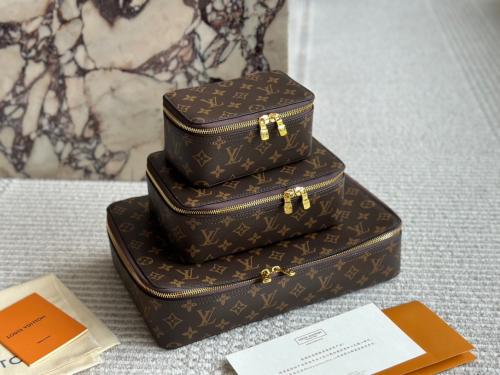 مجموعة حقائب LV