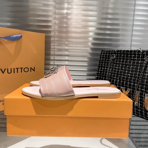 سليبر LV بعدة الوان