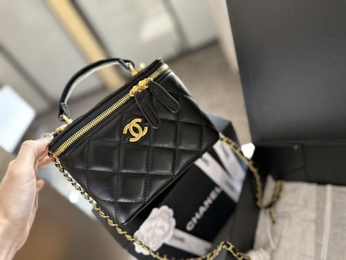 حقيبة شانيل صندوق بمرآة