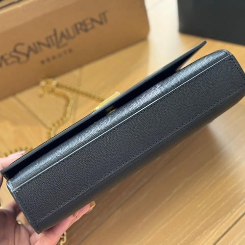 حقيبة YSL بعدة الوان